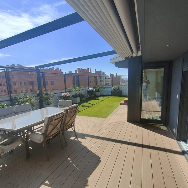 Reforma de una terraza por parte de Arinde